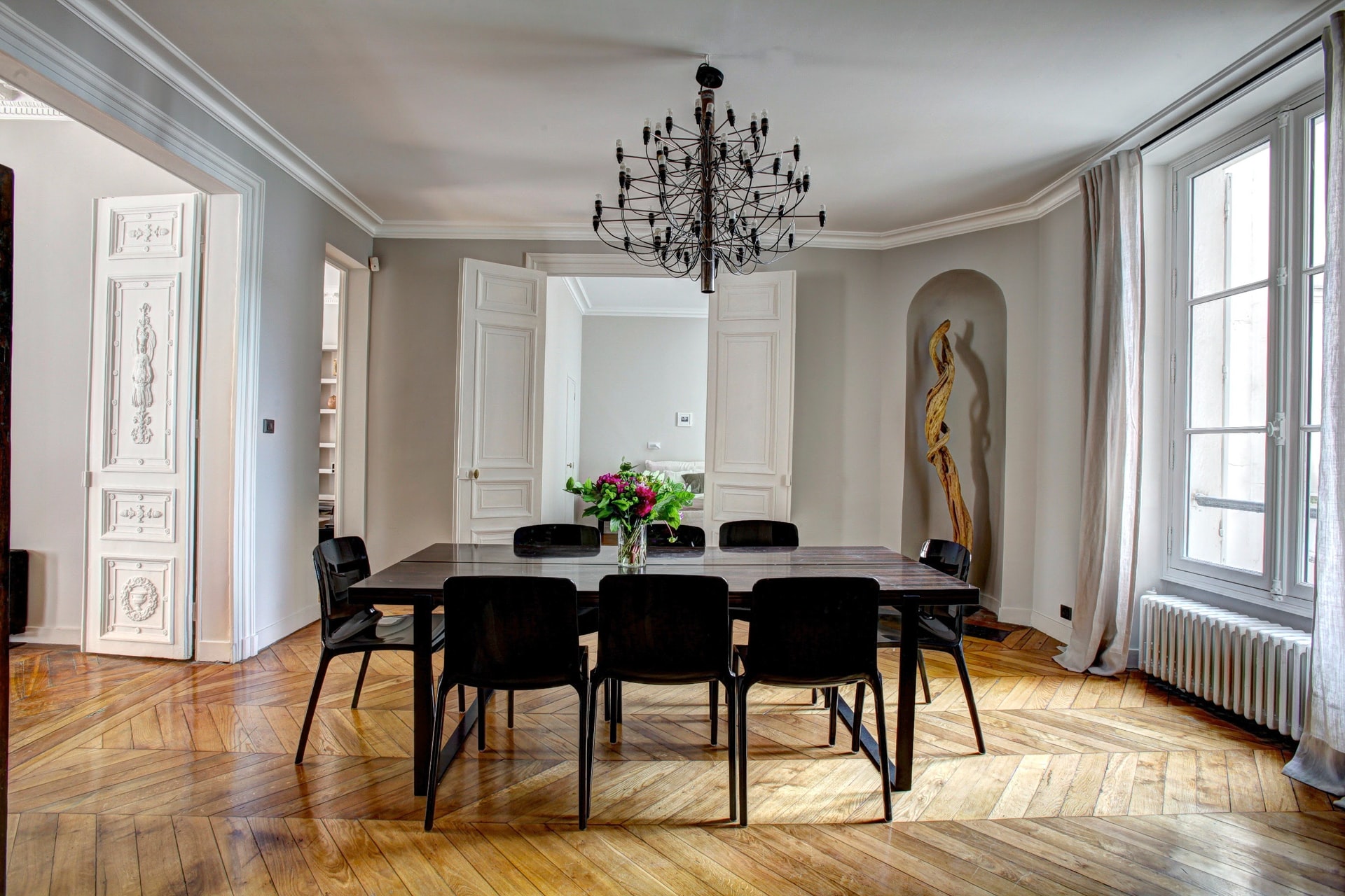 Where and How to Choose the Perfect Chandelier